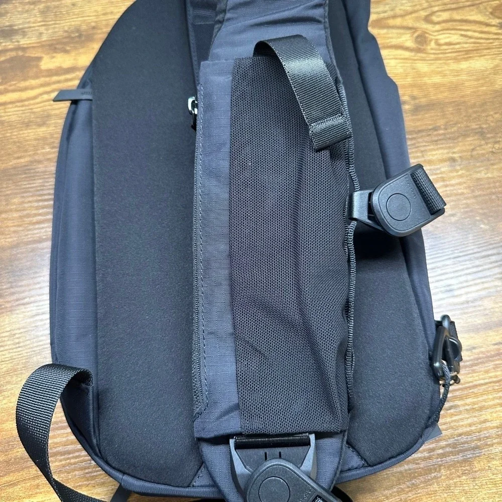 NEW Alpaka Metro Crossbody Left Shoulder Bag Black Axoflux 210D Hiking Backpack